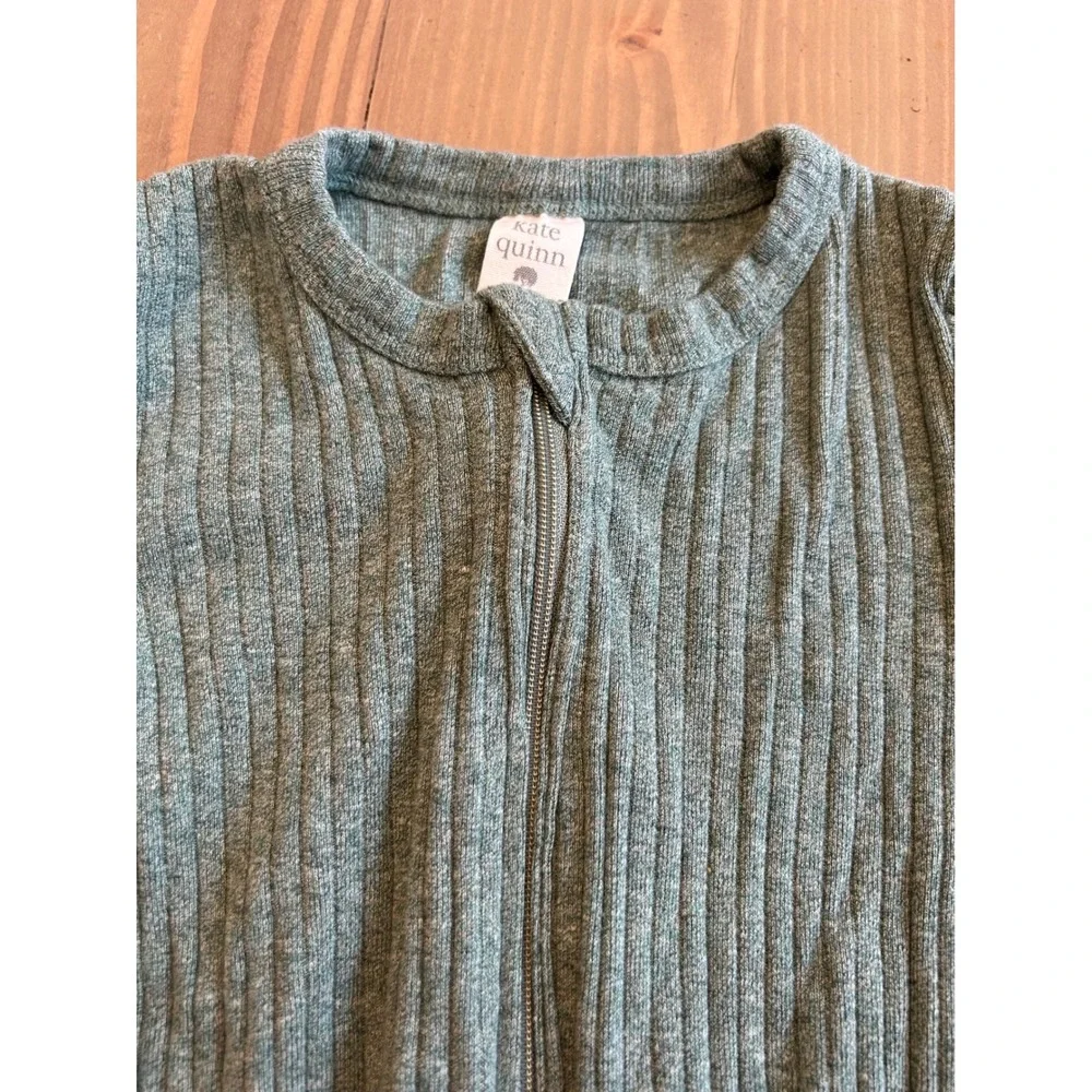 Kk23 Kate Quinn Organic Cotton Ribbed Footed Sleeper Sage Green 6-9M Zip Romper